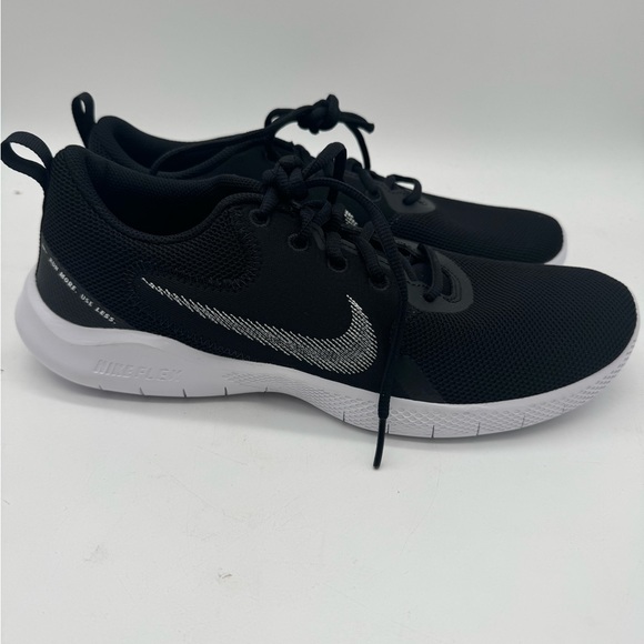 Men’s Nike Flex Experience RN run 11 running shoes size 9.5 black and white - Picture 1 of 6
